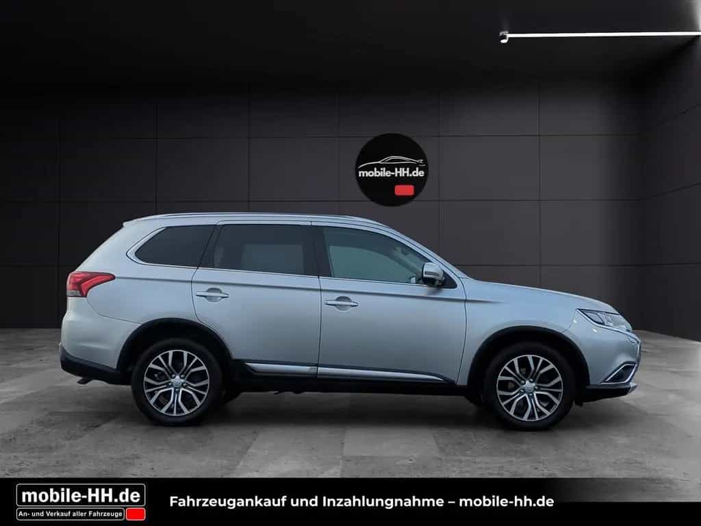 Mitsubishi Outlander Plus 4WD*360°KAMERA*BI-XENON* 08/2018-photo-6