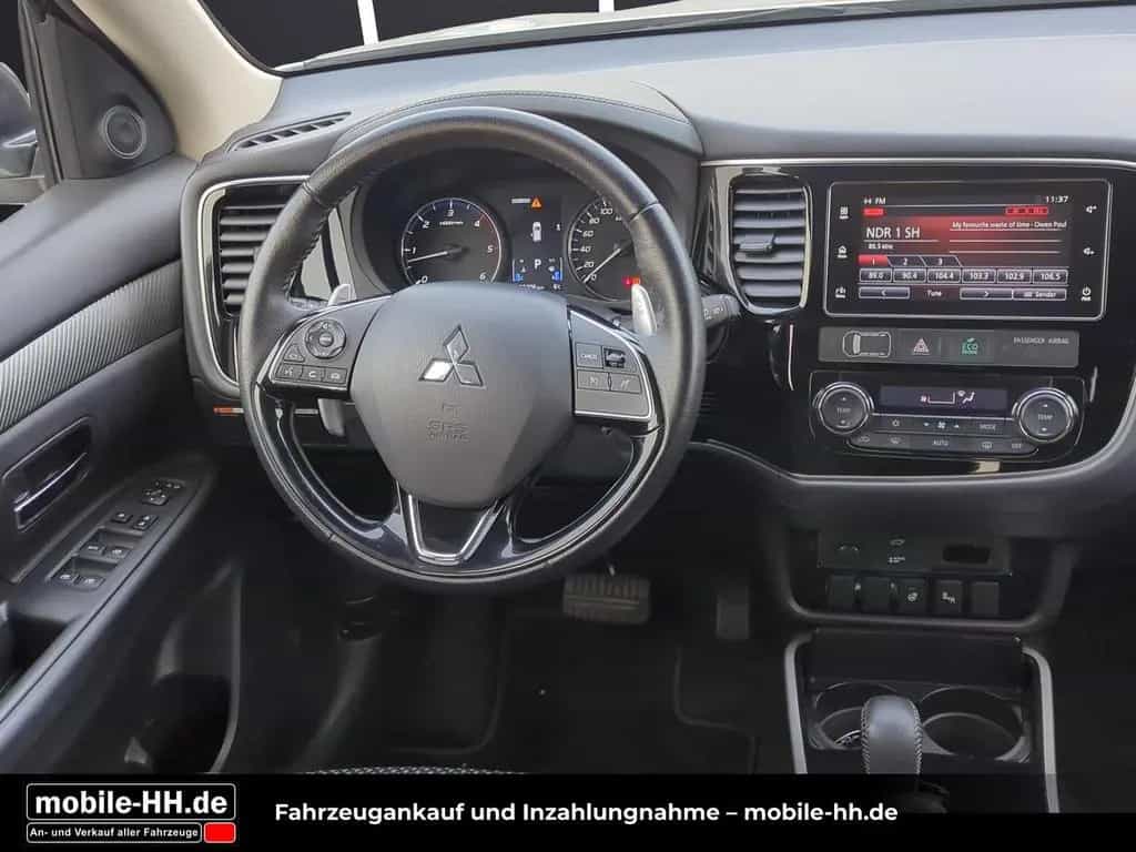 Mitsubishi Outlander Plus 4WD*360°KAMERA*BI-XENON* 08/2018-photo-9