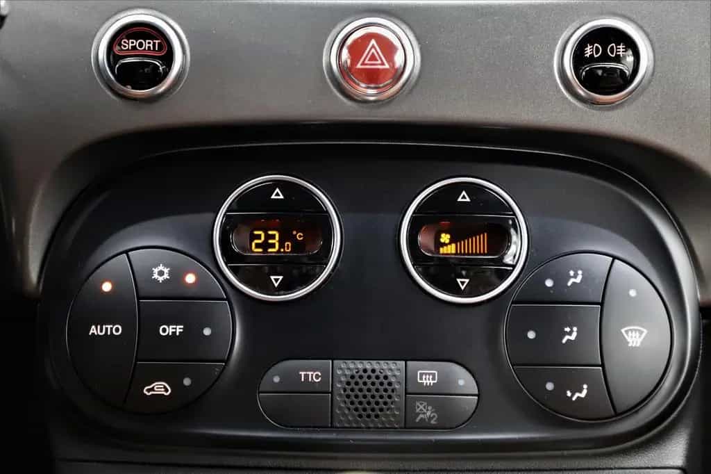 Abarth 500 595 Turismo 1.4 165PS ESTETICO Navi Leder PDC 07/2017-photo-20