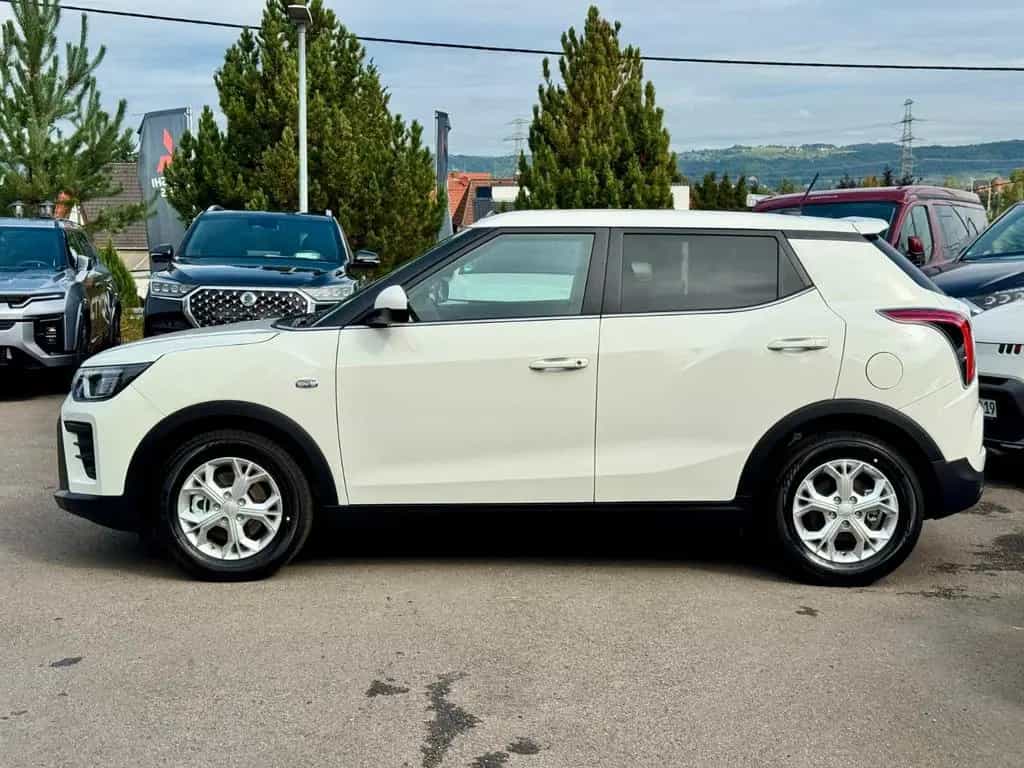 KGM Tivoli 1.5 T Autom* Nomad*VIRT*APP*KAM*NAVI*ALU* null-photo-1