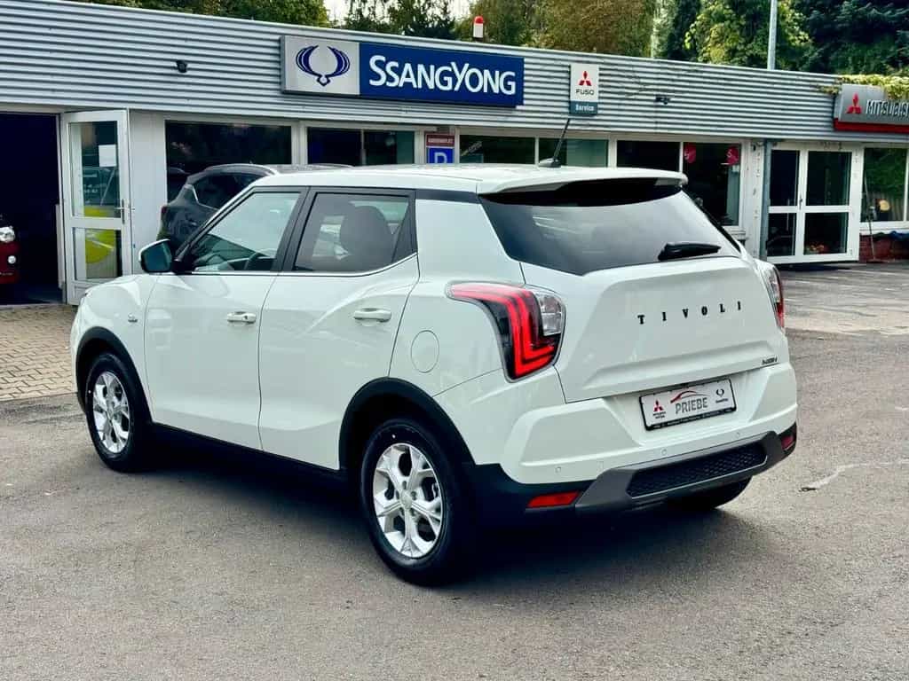 KGM Tivoli 1.5 T Autom* Nomad*VIRT*APP*KAM*NAVI*ALU* null-photo-3