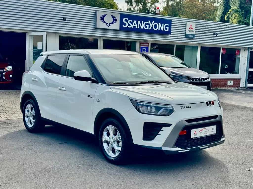 KGM Tivoli 1.5 T Autom* Nomad*VIRT*APP*KAM*NAVI*ALU* null-photo-4