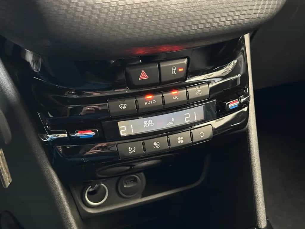 Peugeot 2008 Crossway PureTech 110 EAT6 Navi*PDC* 05/2019-photo-17