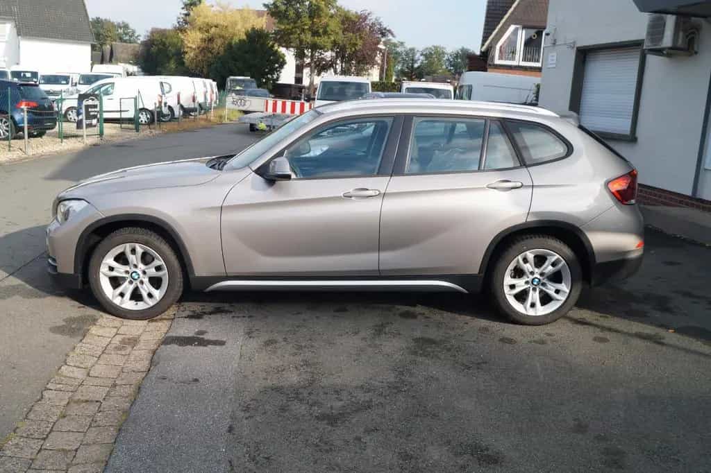 BMW X1 20 i sDrive*T.-Leder*Klimaaut.*PDC*SHZ*MFL* 07/2013-photo-3