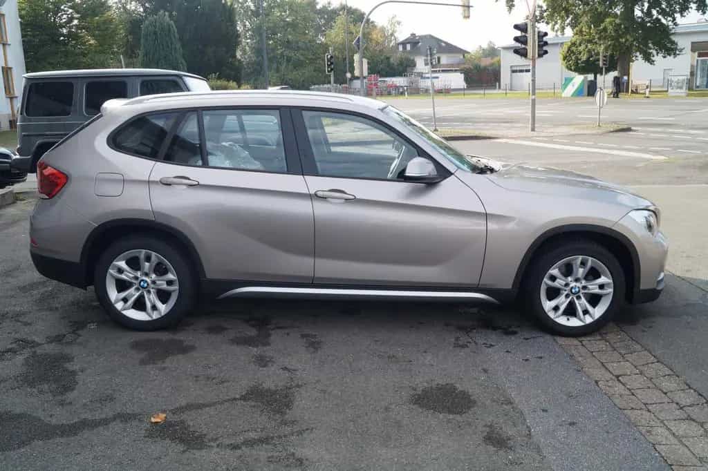 BMW X1 20 i sDrive*T.-Leder*Klimaaut.*PDC*SHZ*MFL* 07/2013-photo-4