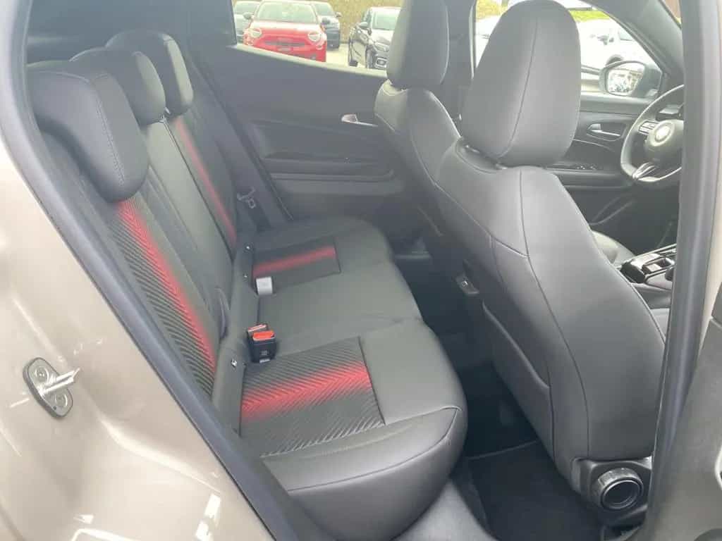 Alfa Romeo Junior 48V-Mild Hybrid Ibrida SPECIALE 1.2 VGT 1 10/2025-photo-10