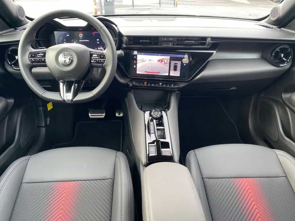 Alfa Romeo Junior 48V-Mild Hybrid Ibrida SPECIALE 1.2 VGT 1 10/2025-photo-12