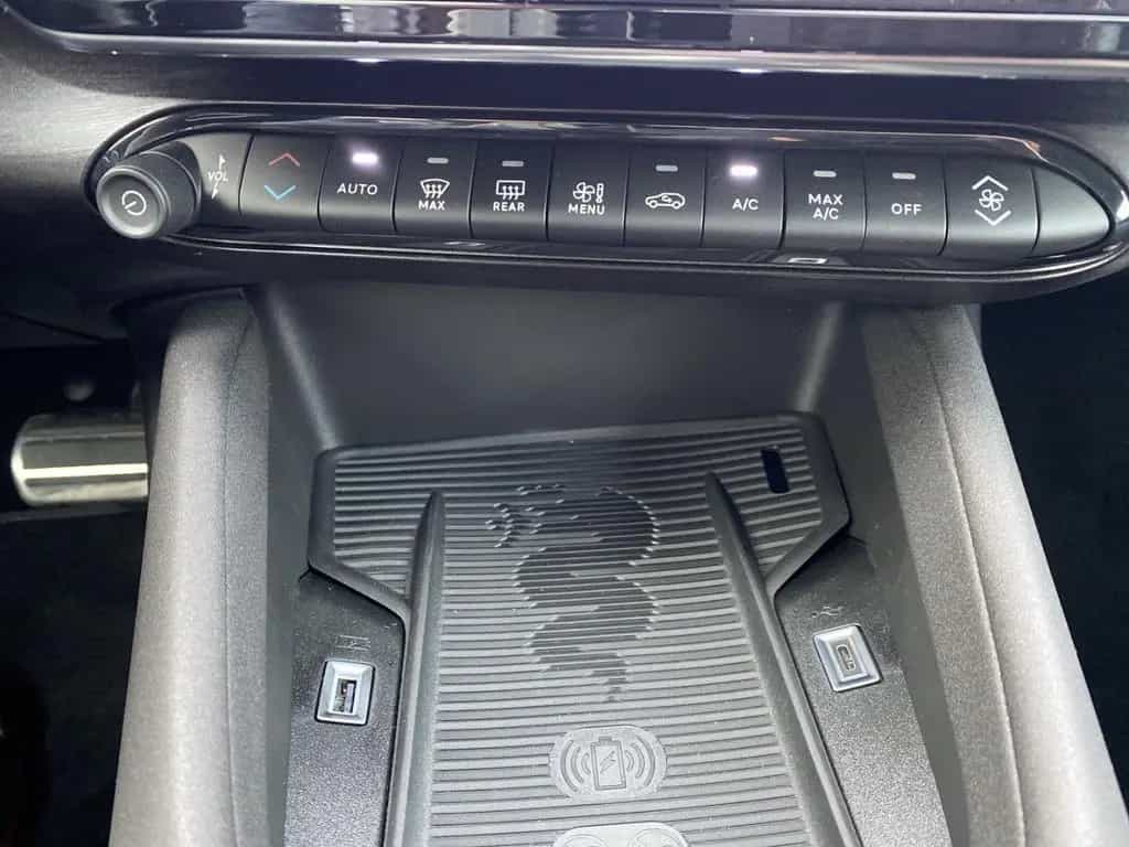 Alfa Romeo Junior 48V-Mild Hybrid Ibrida SPECIALE 1.2 VGT 1 10/2025-photo-21