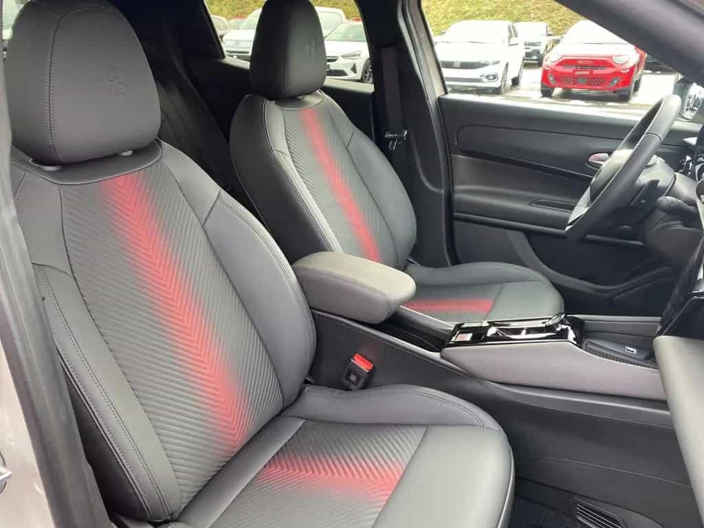 Alfa Romeo Junior 48V-Mild Hybrid Ibrida SPECIALE 1.2 VGT 1 10/2025-photo-7