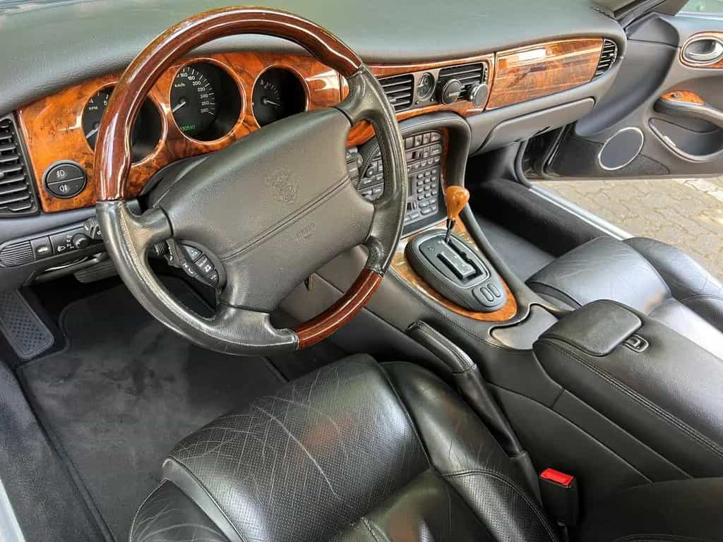 Jaguar XJ8 -X308 4.0 "Sovereign" 12/2002-photo-1