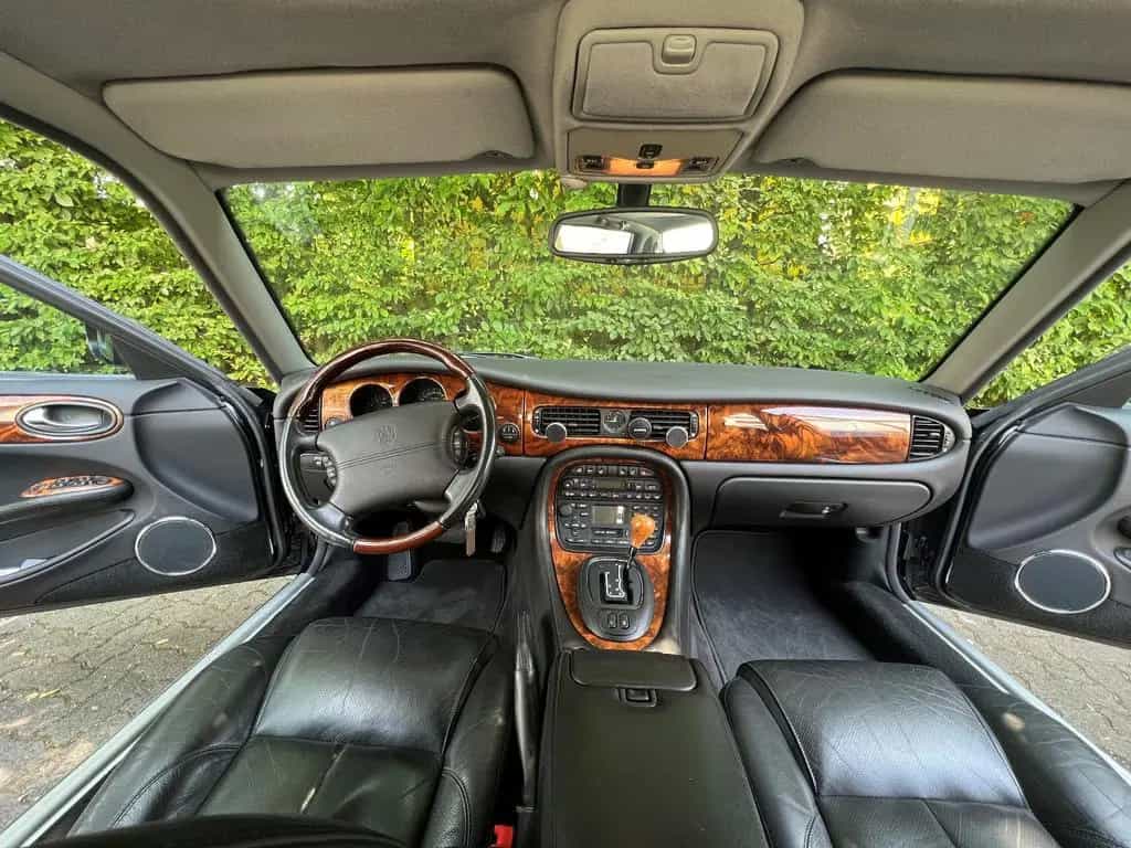 Jaguar XJ8 -X308 4.0 "Sovereign" 12/2002-photo-3