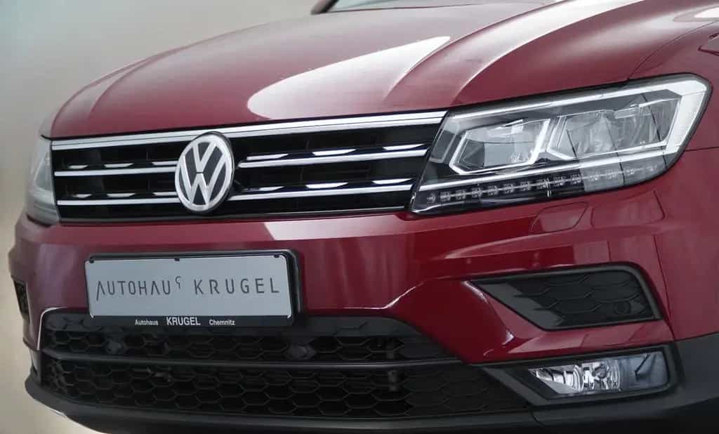 Volkswagen Tiguan 4Motion Ruby red! Active Info-Display! 04/2019-photo-1