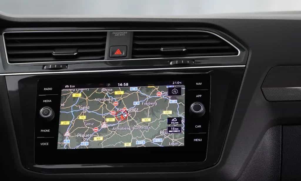 Volkswagen Tiguan 4Motion Ruby red! Active Info-Display! 04/2019-photo-14