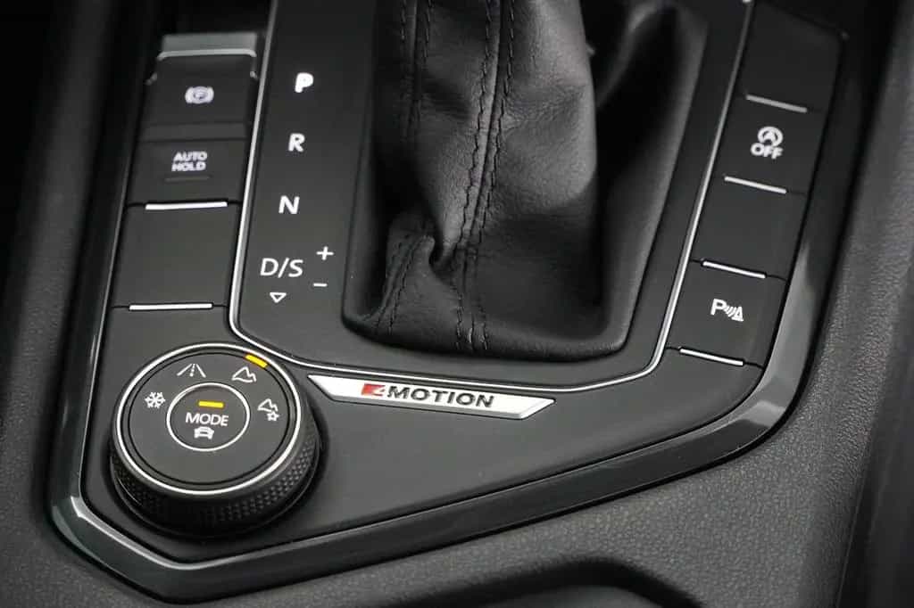 Volkswagen Tiguan 4Motion Ruby red! Active Info-Display! 04/2019-photo-21
