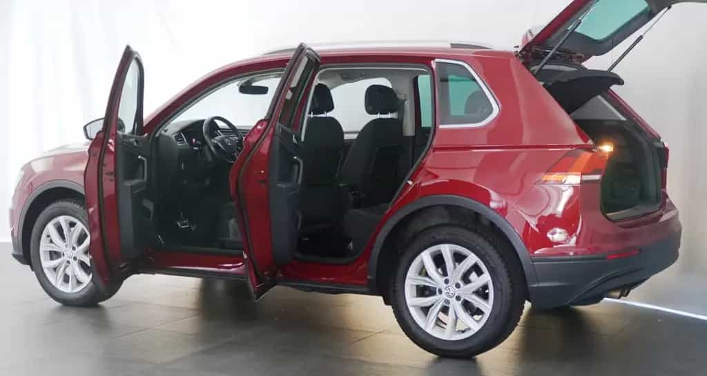 Volkswagen Tiguan 4Motion Ruby red! Active Info-Display! 04/2019-photo-5