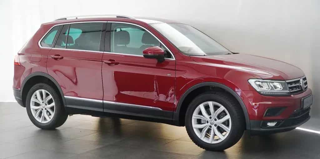 Volkswagen Tiguan 4Motion Ruby red! Active Info-Display! 04/2019-photo-9