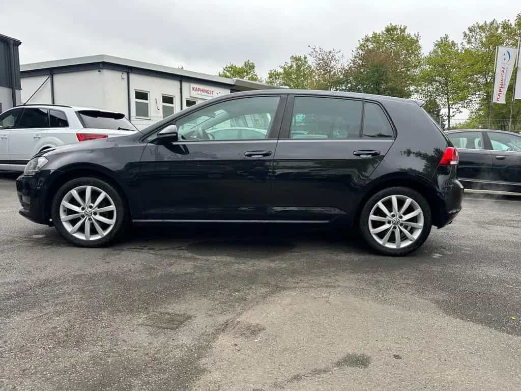 Volkswagen Golf VII Lim. Highline BMT,Standheizung,Massage 11/2017-photo-1