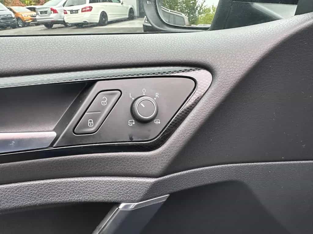 Volkswagen Golf VII Lim. Highline BMT,Standheizung,Massage 11/2017-photo-14