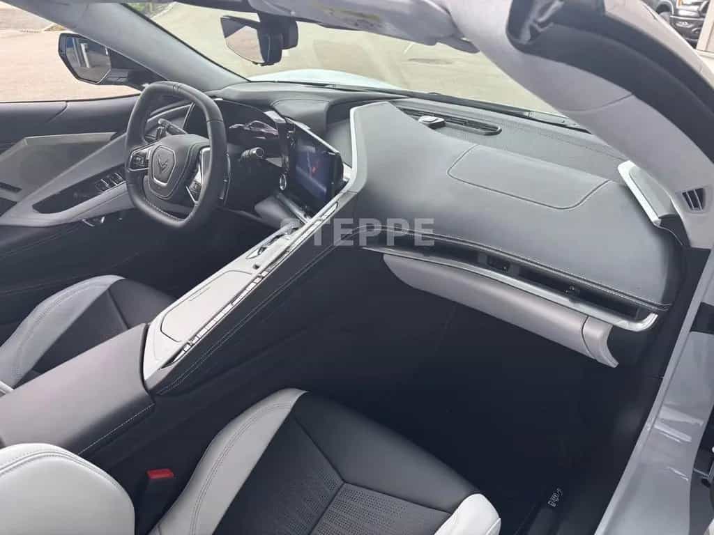 Corvette C8 Stingray Convertible 3LT Europamodell STEPPE 08/2025-photo-11