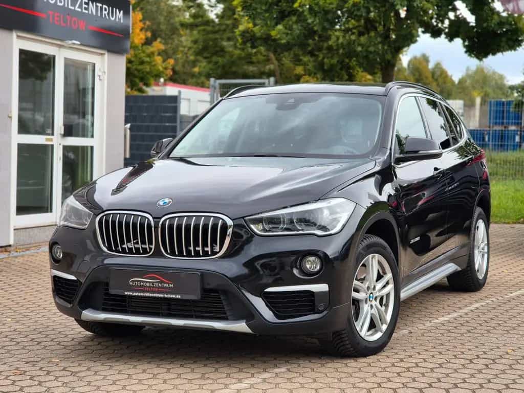 BMW X1 xDrive 20i xLine Automatik Panorama Leder 11/2017-photo-0