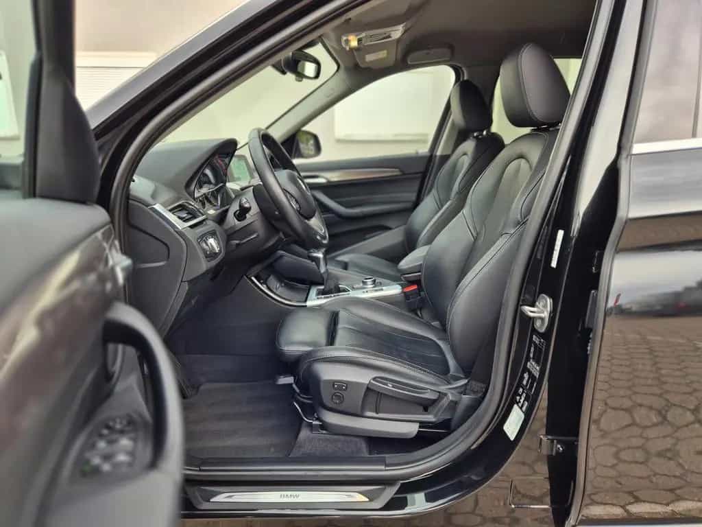 BMW X1 xDrive 20i xLine Automatik Panorama Leder 11/2017-photo-11