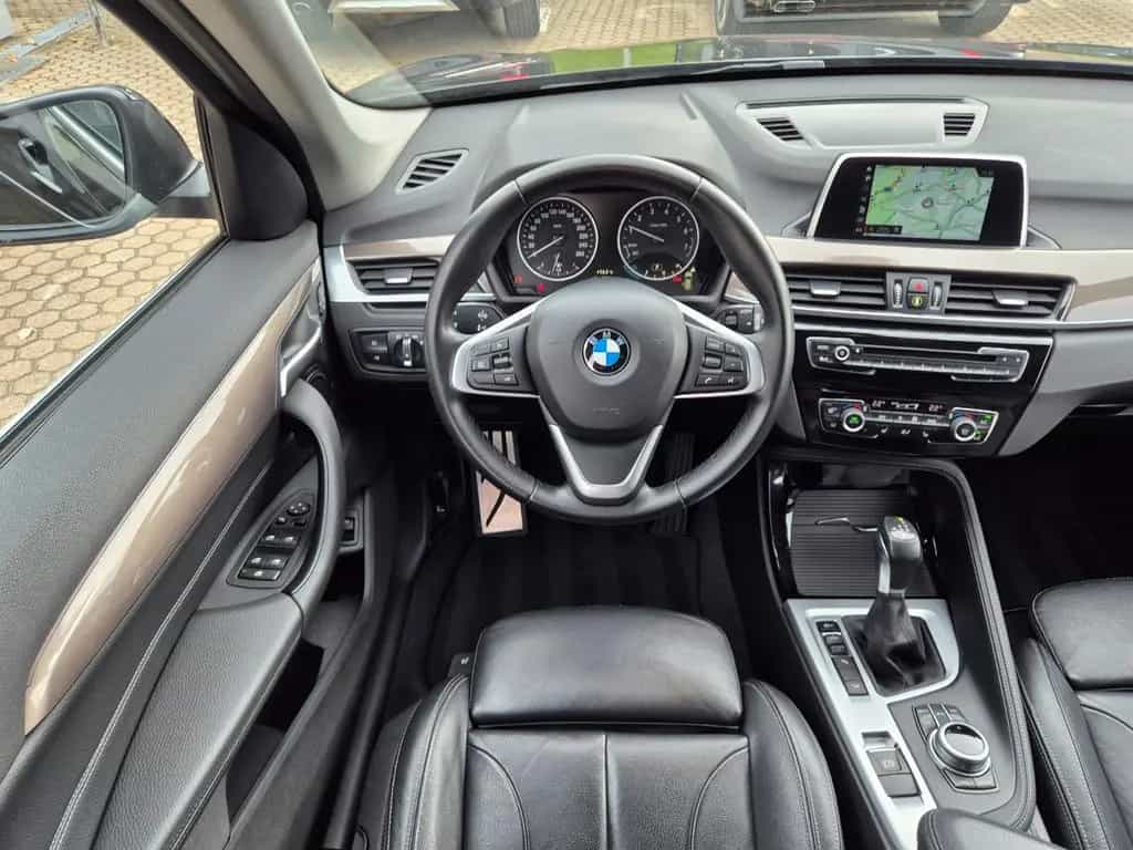 BMW X1 xDrive 20i xLine Automatik Panorama Leder 11/2017-photo-12