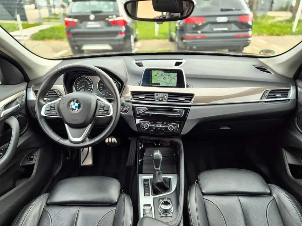 BMW X1 xDrive 20i xLine Automatik Panorama Leder 11/2017-photo-13