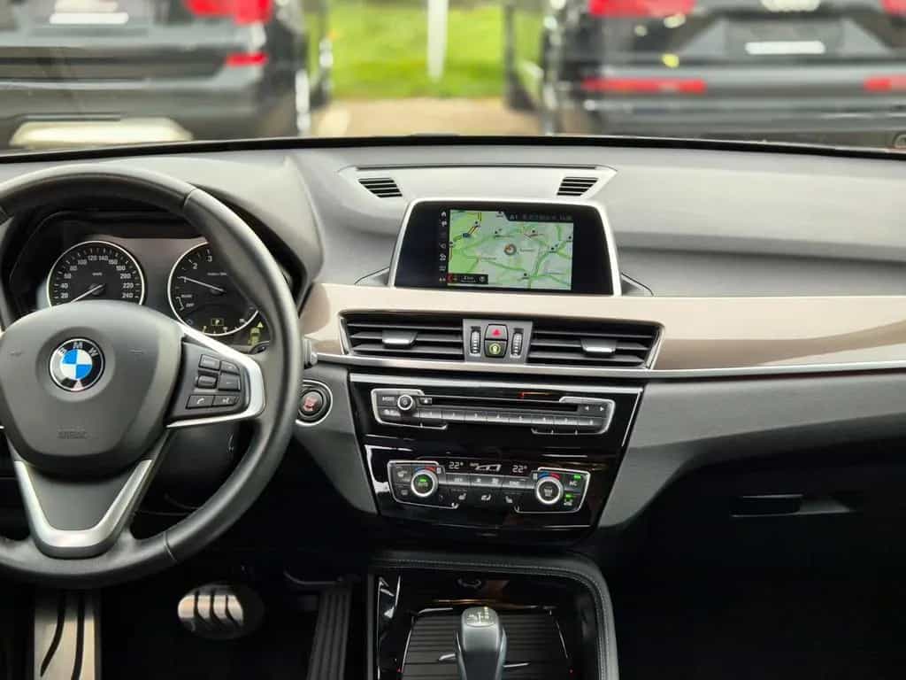 BMW X1 xDrive 20i xLine Automatik Panorama Leder 11/2017-photo-14