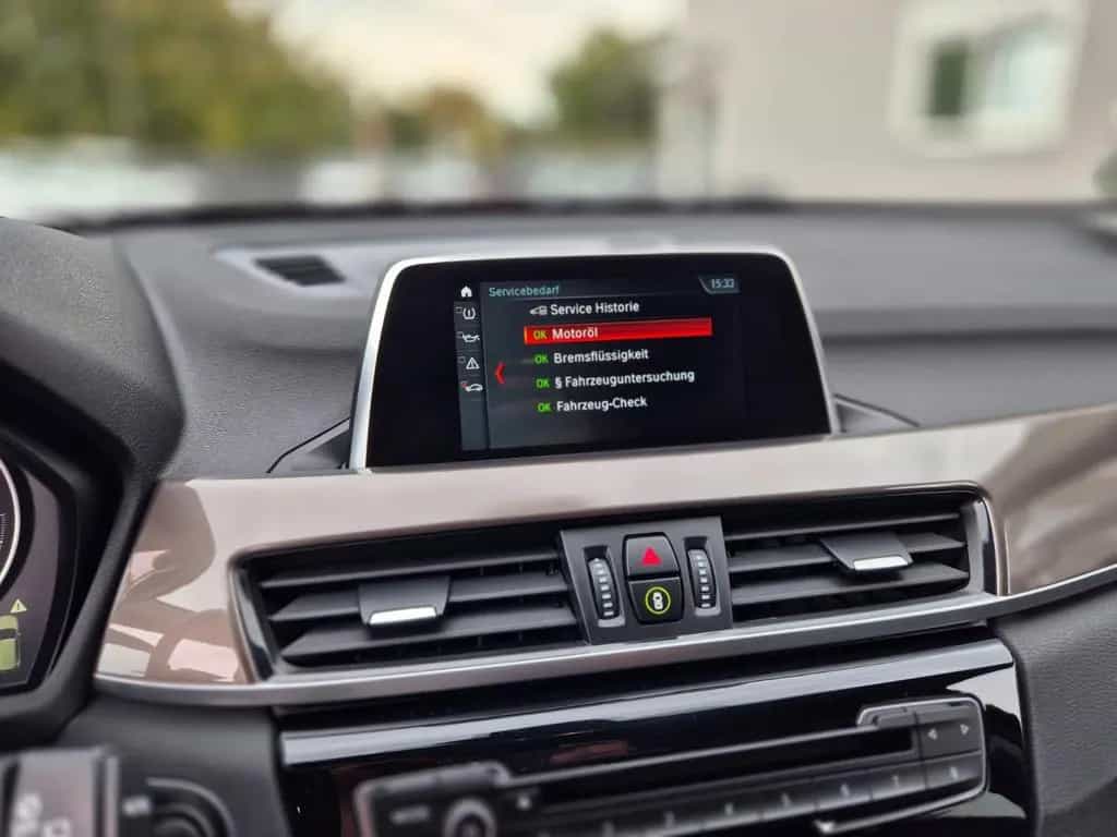 BMW X1 xDrive 20i xLine Automatik Panorama Leder 11/2017-photo-21