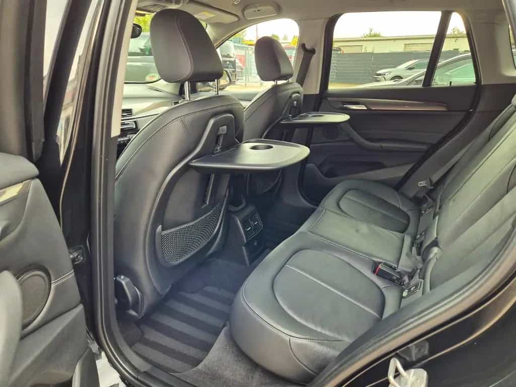 BMW X1 xDrive 20i xLine Automatik Panorama Leder 11/2017-photo-23