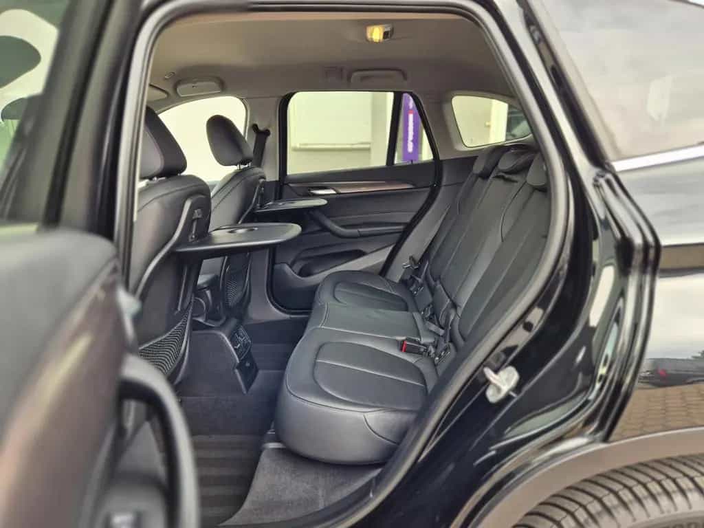BMW X1 xDrive 20i xLine Automatik Panorama Leder 11/2017-photo-24