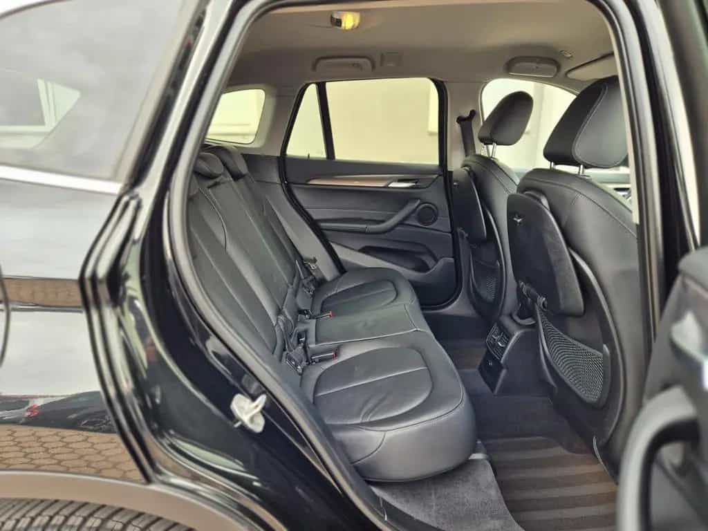 BMW X1 xDrive 20i xLine Automatik Panorama Leder 11/2017-photo-25