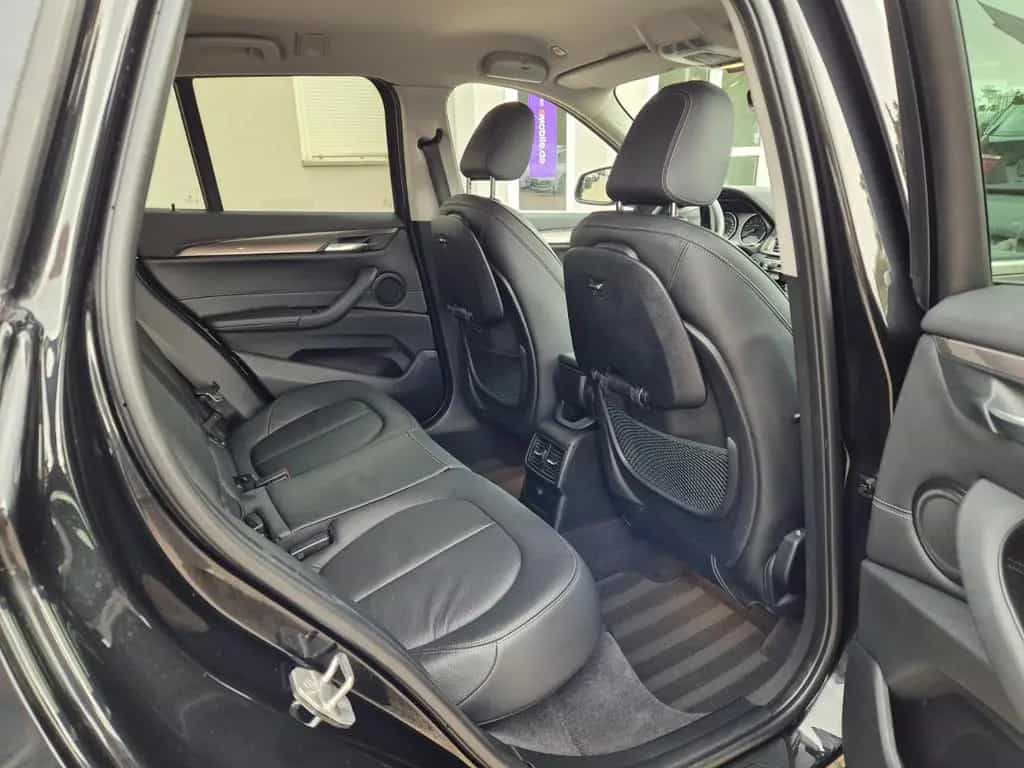 BMW X1 xDrive 20i xLine Automatik Panorama Leder 11/2017-photo-26
