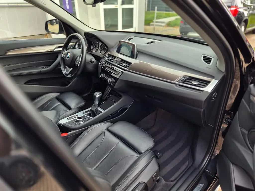 BMW X1 xDrive 20i xLine Automatik Panorama Leder 11/2017-photo-27