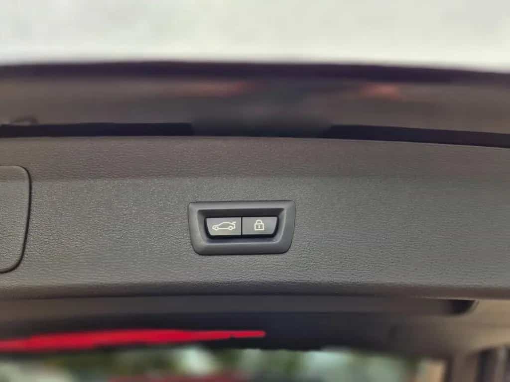 BMW X1 xDrive 20i xLine Automatik Panorama Leder 11/2017-photo-30