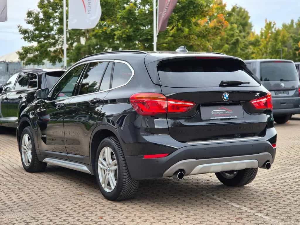 BMW X1 xDrive 20i xLine Automatik Panorama Leder 11/2017-photo-5