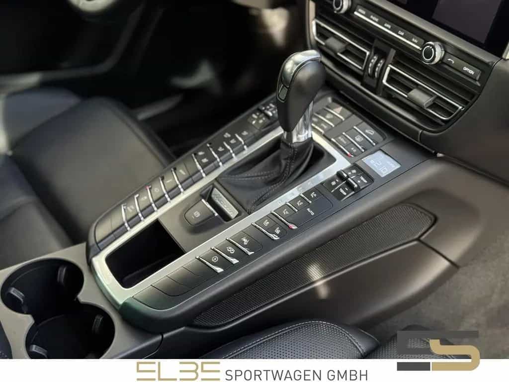 Porsche Macan Turbo BOSE LUFT PANO 360° SPORTABGAS VOLL 07/2020-photo-17