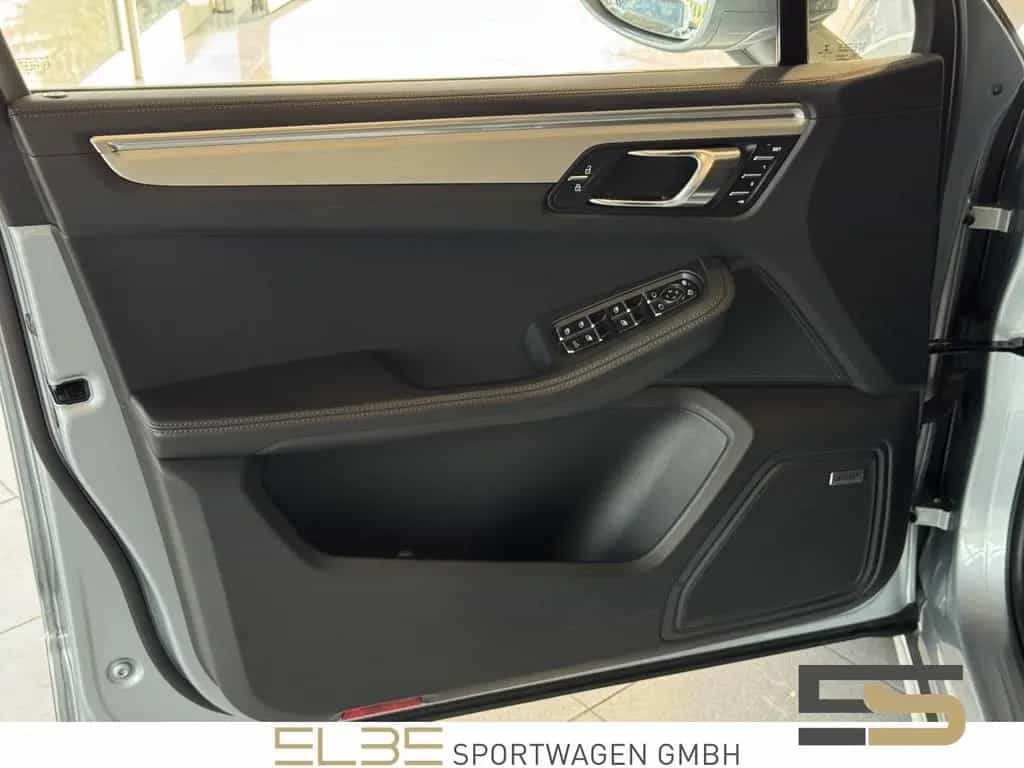 Porsche Macan Turbo BOSE LUFT PANO 360° SPORTABGAS VOLL 07/2020-photo-8