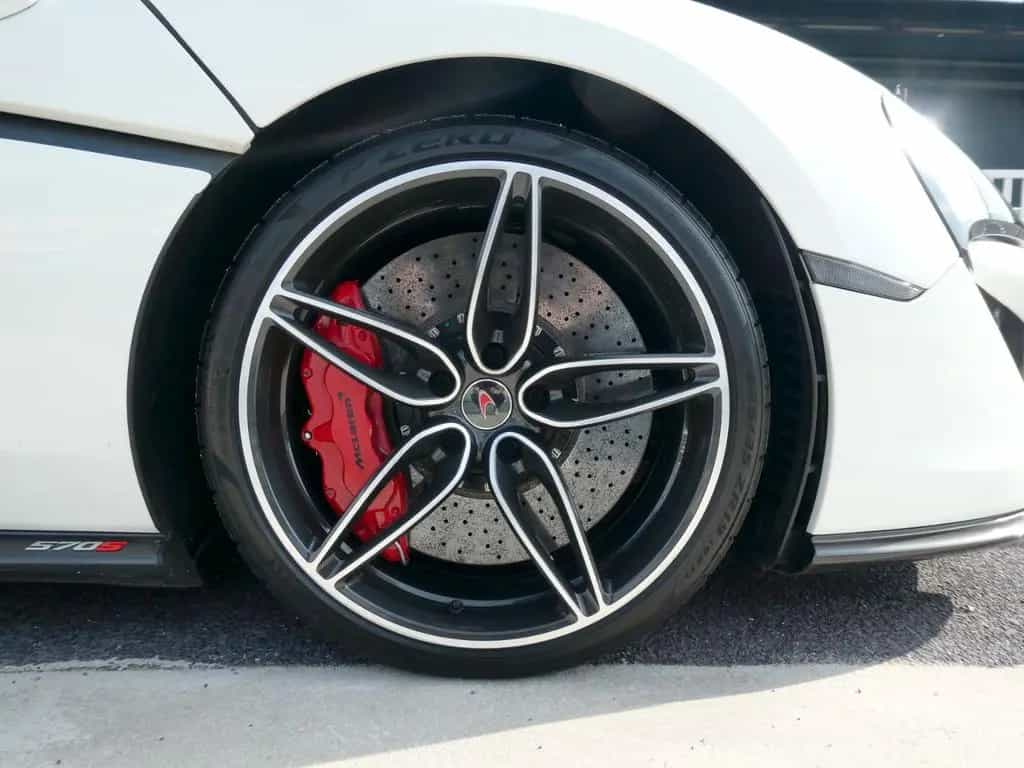 McLaren 570S 3.8 V8 Coupé 12/2016-photo-11