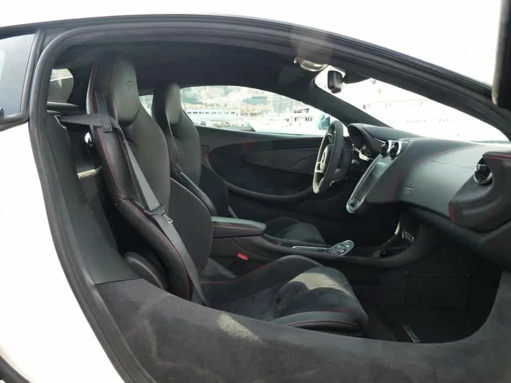McLaren 570S 3.8 V8 Coupé 12/2016-photo-13