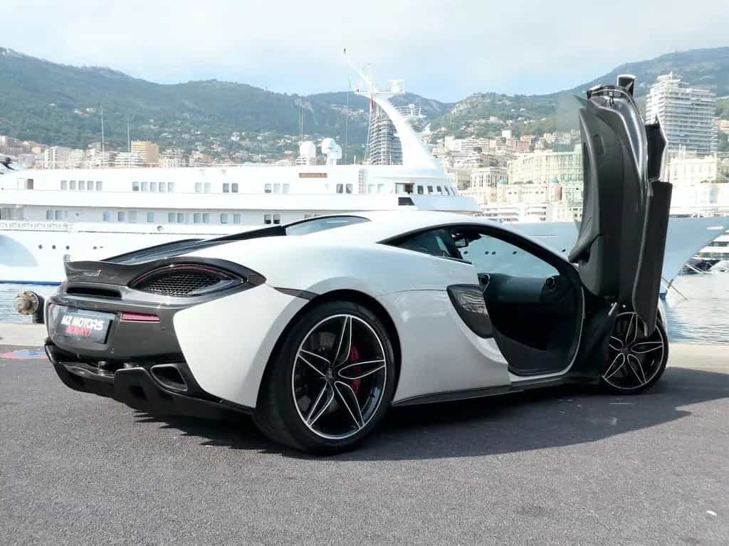 McLaren 570S 3.8 V8 Coupé 12/2016-photo-8