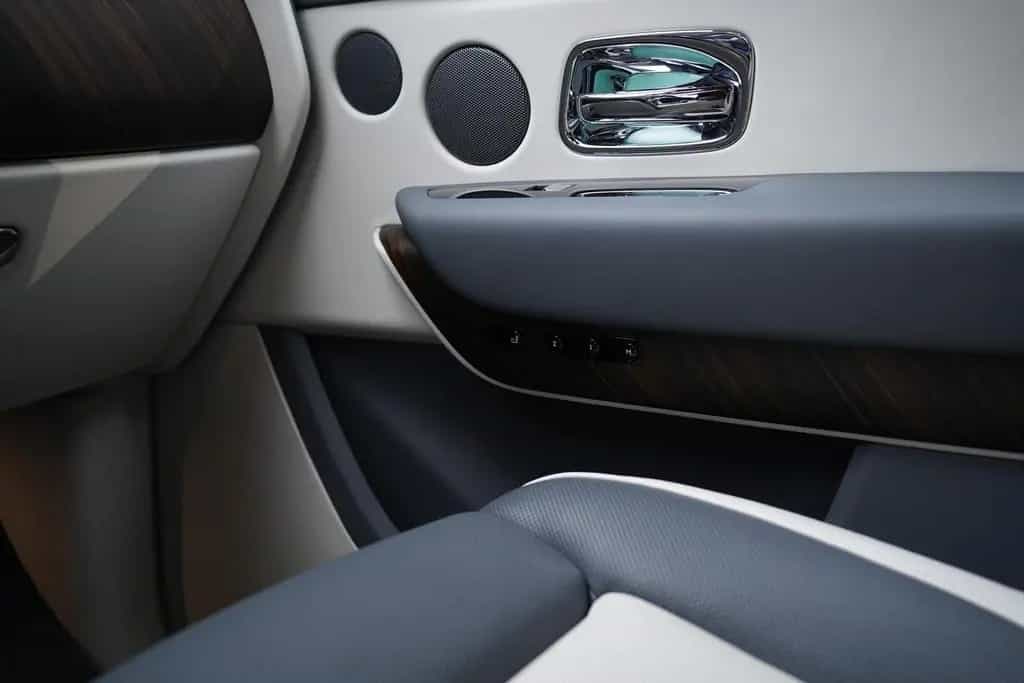 Rolls-Royce Cullinan | TV | 4-Seats | NightV | 22Z | Fridge 02/2021-photo-12