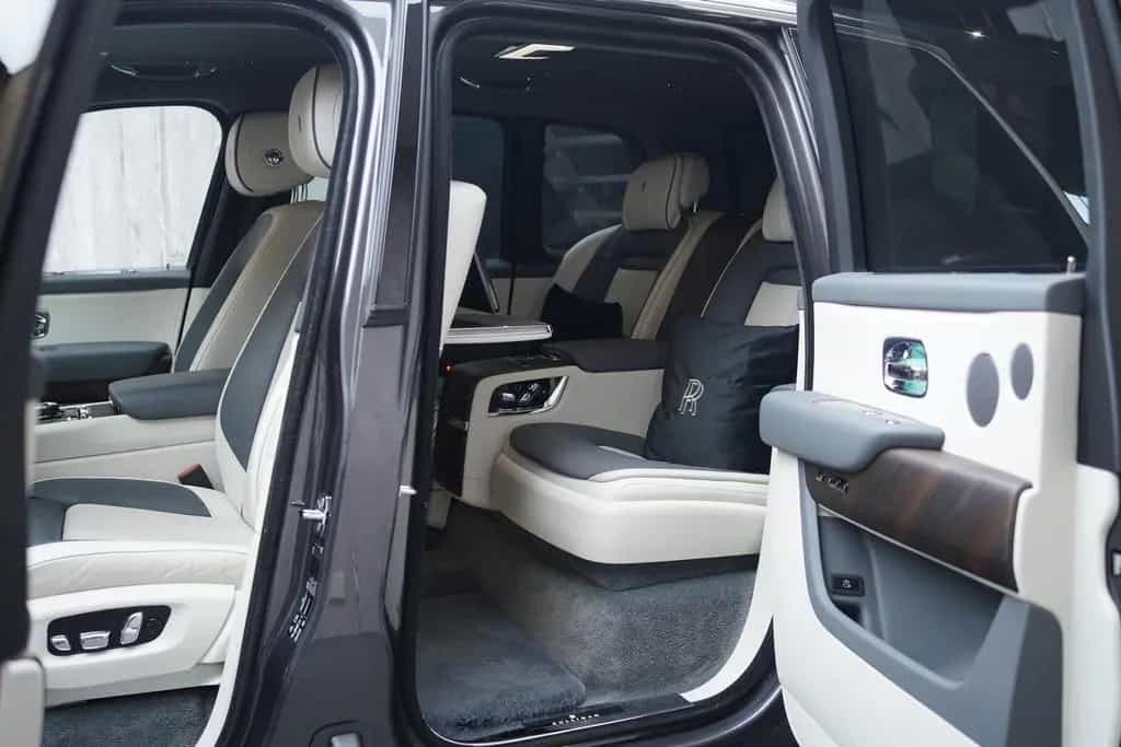 Rolls-Royce Cullinan | TV | 4-Seats | NightV | 22Z | Fridge 02/2021-photo-16