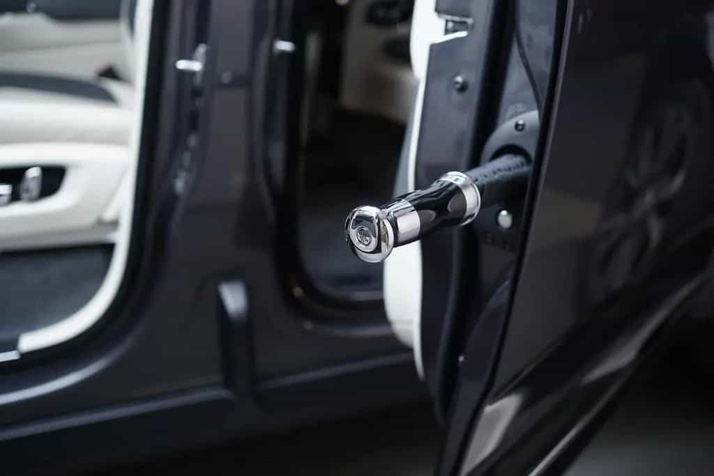 Rolls-Royce Cullinan | TV | 4-Seats | NightV | 22Z | Fridge 02/2021-photo-23