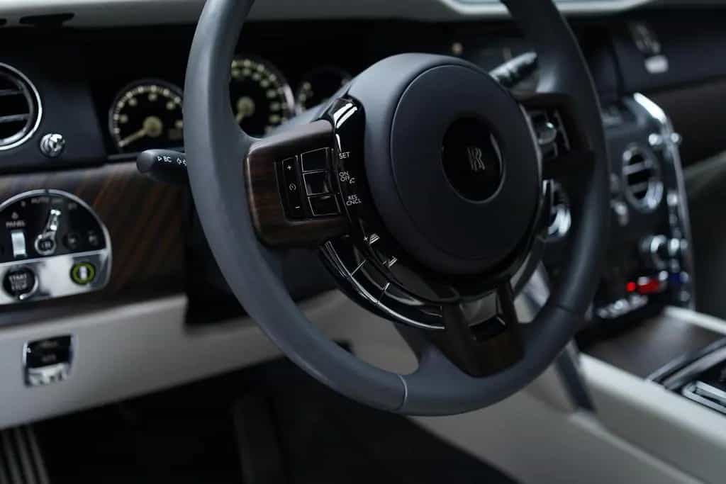 Rolls-Royce Cullinan | TV | 4-Seats | NightV | 22Z | Fridge 02/2021-photo-8