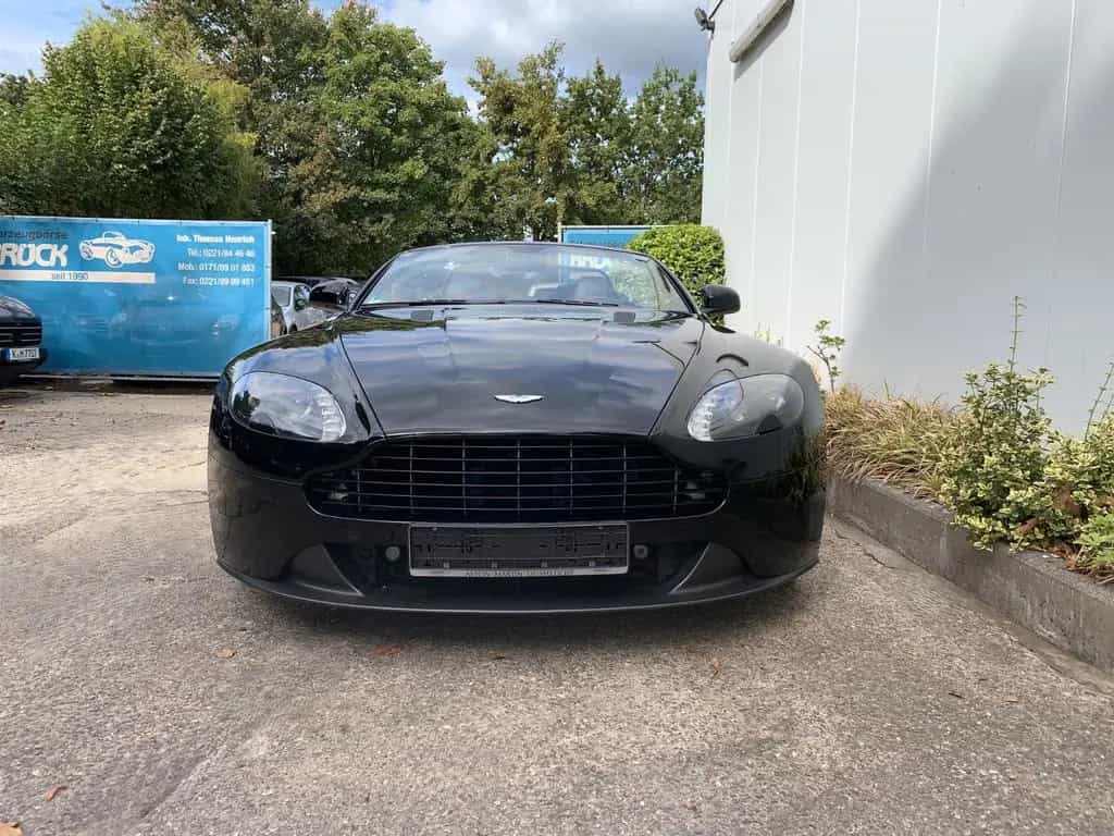 Aston Martin V8 Vantage 1. Hand Garantie Haljahreswagen Zust. 11/2015-photo-5