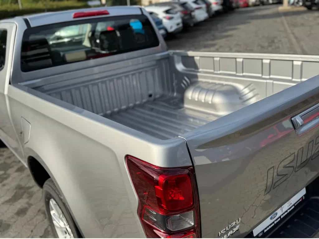 Isuzu D-Max Space Cab 4x4 Aut. LS 120kW null-photo-10