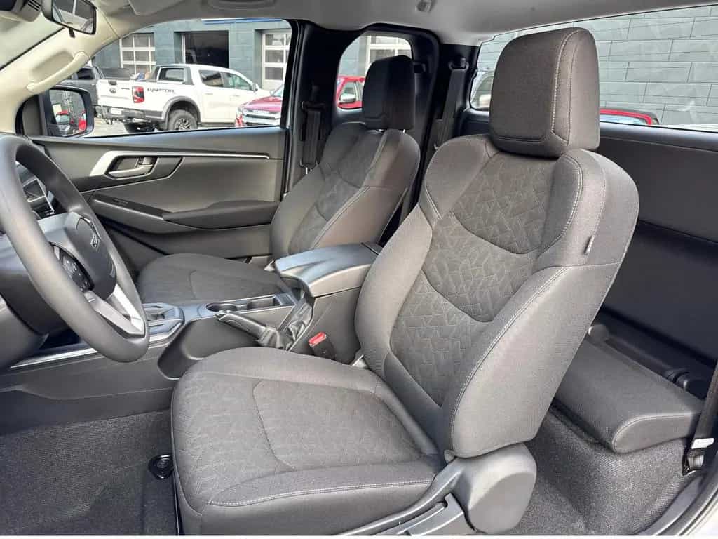 Isuzu D-Max Space Cab 4x4 Aut. LS 120kW null-photo-23