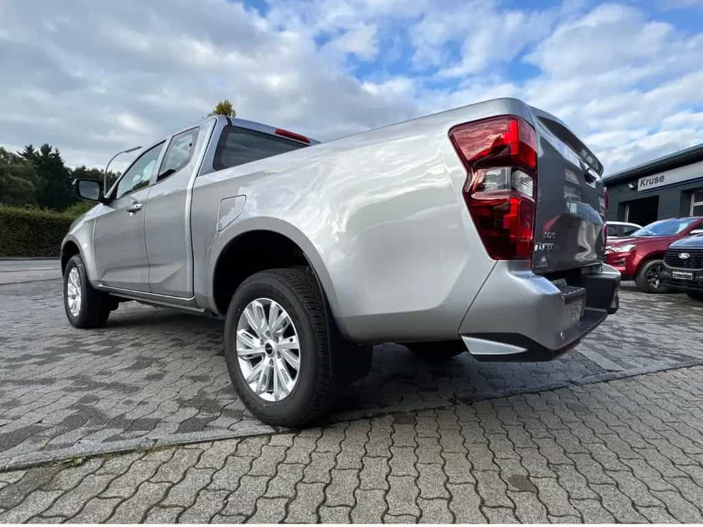 Isuzu D-Max Space Cab 4x4 Aut. LS 120kW null-photo-9