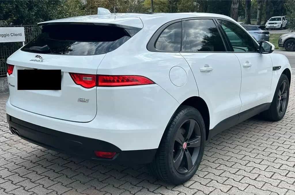 Jaguar F-Pace 2.0 D 180 CV AWD aut. Prestige 01/2018-photo-2